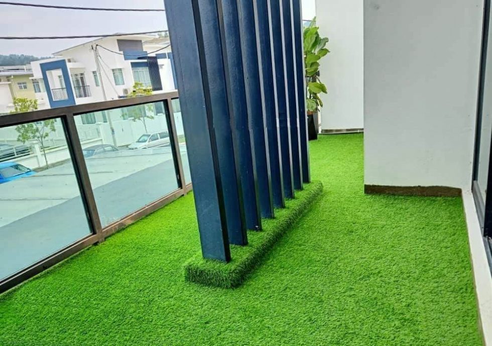 Artificial Grass For Balcony, Rooftop Balcony, and Roof Area